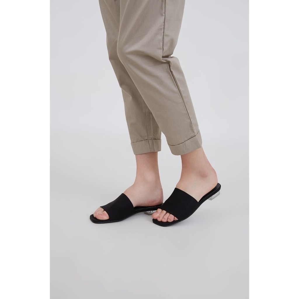 New Collection Berrybenka - Sandal Slop Wanita Sofia Ibiza Sandal Wide Strap - Black,36