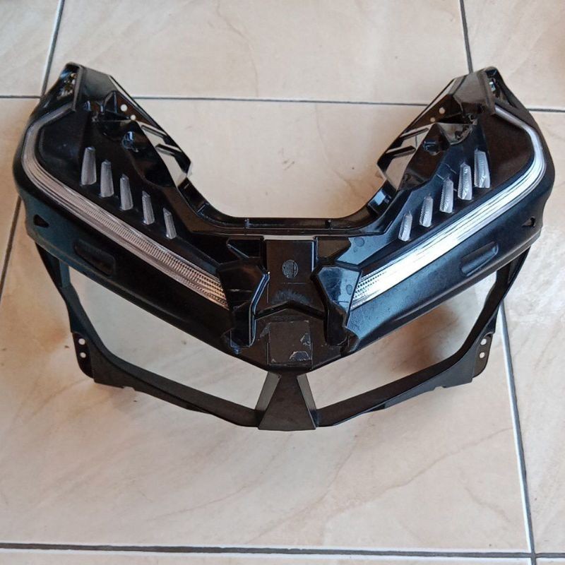 alis kumis frame reflektor lampu depan vario 125 150 new original
