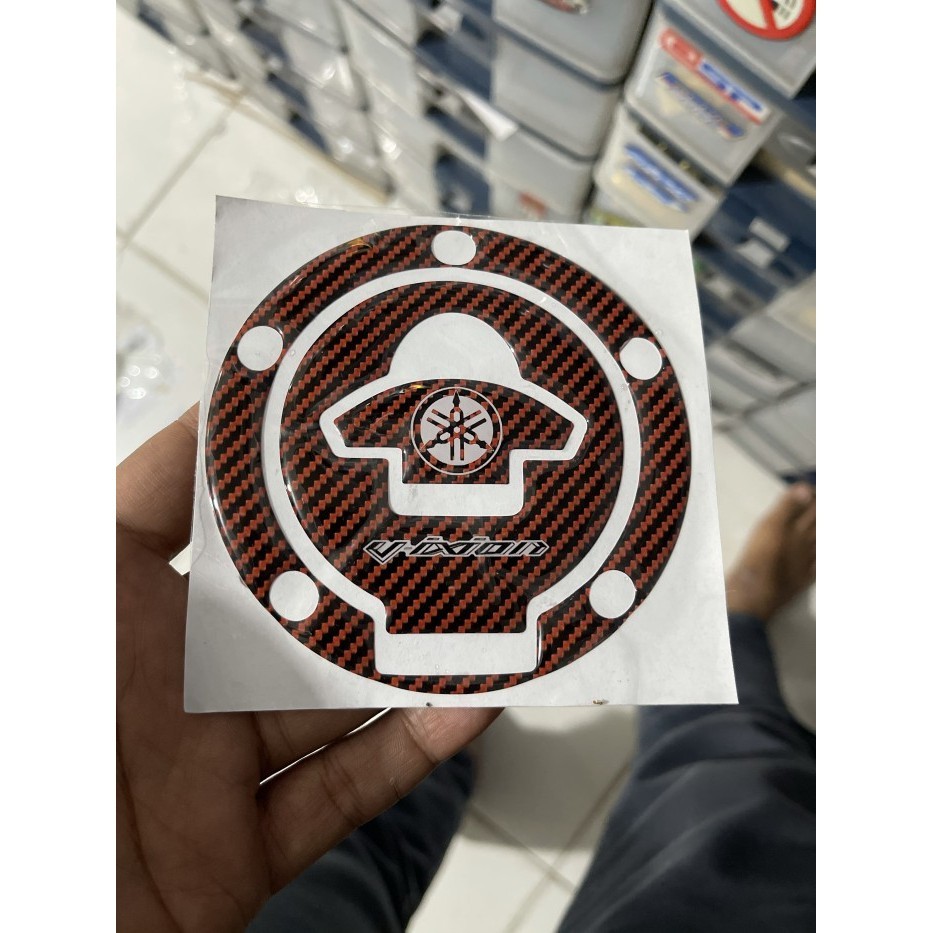 STIKER TIMBUL EMBLEM TUTUP BENSIN TANKI VIXION R15 - Merah