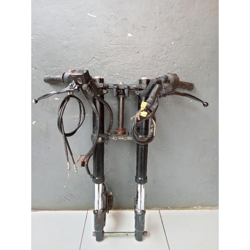 USD Upside-down Shock Depan R15V3 VVA Hitam Fulset