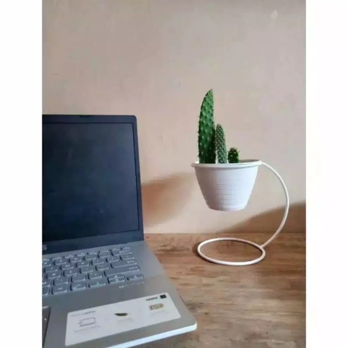 STANDINH POT MINI/POT TANAMAN HIAS/POT BUNGA BESI/POT HIASAN MEJA BESI