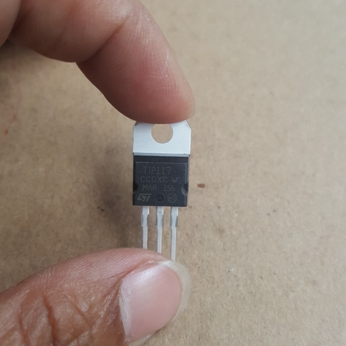 DAY99 TIP117 IC / Transistor