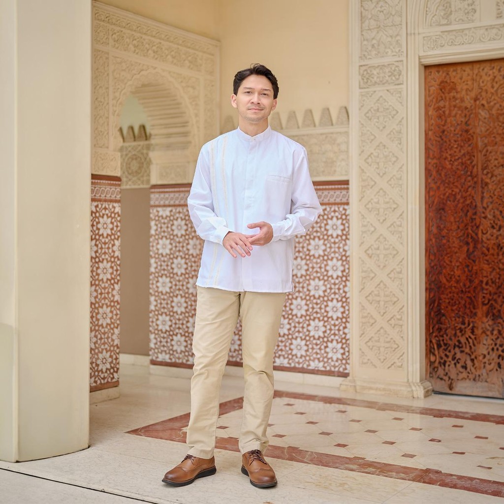 ZM Zaskia Mecca - Elgin Kemeja Koko Pria Lengan Panjang - White Series - Binar Samudra
