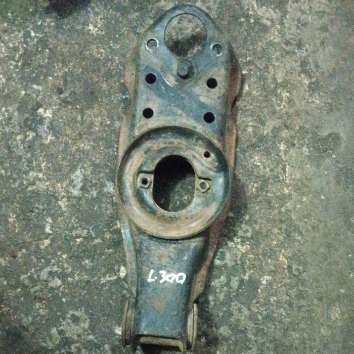 lower arm sayap Mitsubishi L300 diesel copotan ori garansi
