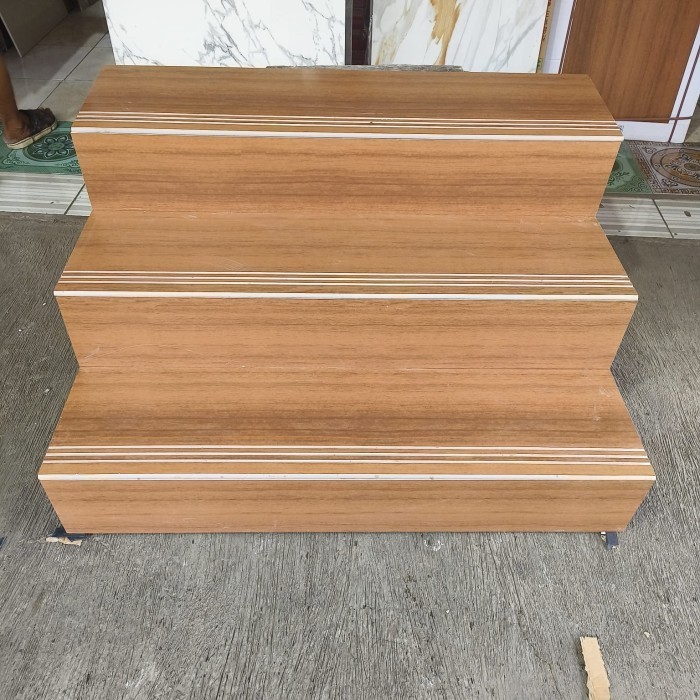 Granit tangga serat kayu (30x120) (20x120)