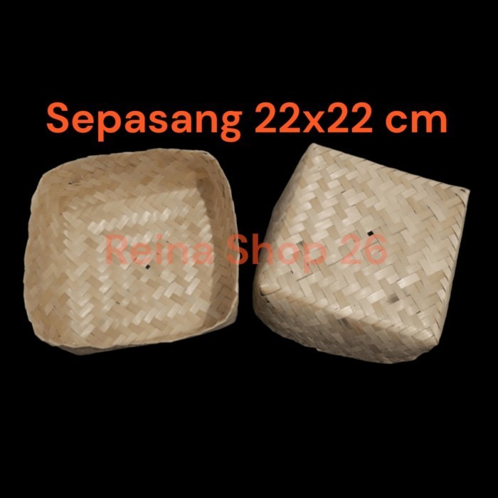 

Sepasang Besek Bambu 22x22 cm