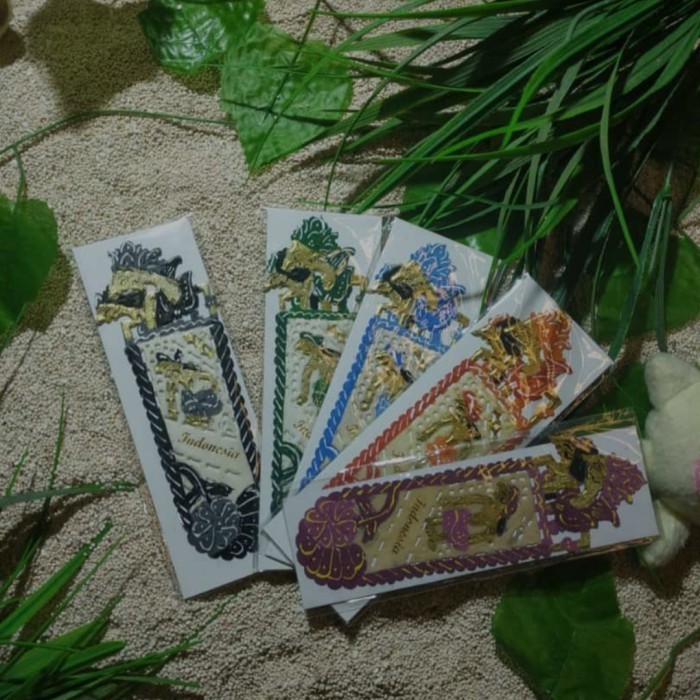 

pembatas buku wayang - Pembatas buku wayang oleh oleh khas Indonesia