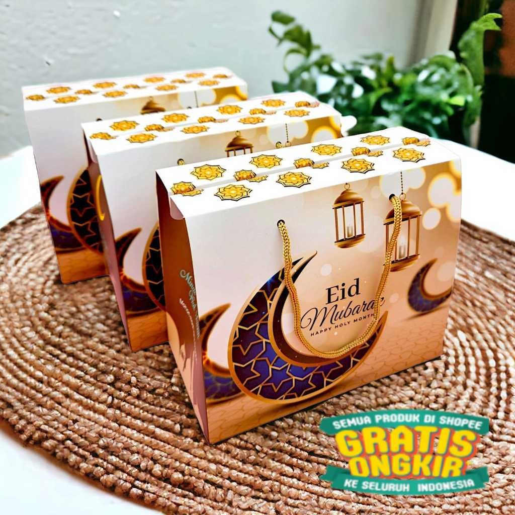 

[ ISI 10-20 pcs ] KOTAK HAMPERS IDUL FITRI / PAPER BAG LEBARAN 2025 / BOX HAMPERS SOUVENIR MURAH / GABLE BOX HARI RAYA IDUL FITRI/ keluarga oleh oleh