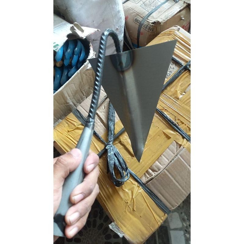 Cangkul Segitiga Bahan Besi Mangan Cangkul Full Besi Asli Anti Lengket Cangkul bajak sawah , menanam