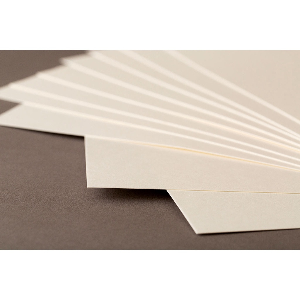 

Laminasi Glossy / Doff / Gramasi 310gr asxgggh