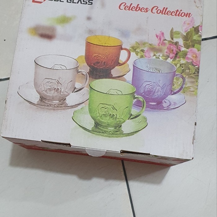 Gelas set cangkir piring set 4 / gelas set kado