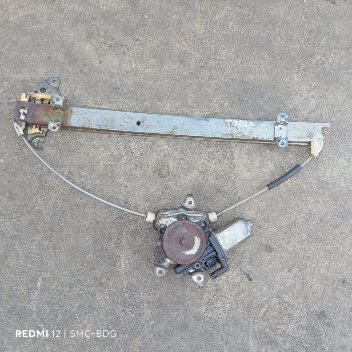 Regulator Power window dinamo kaca Pintu Depan Kiri Nissan Xtrail T30