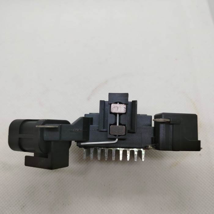 ic regulator asm dinamo alternator cas isuzu elf nmr 71 OEM quality