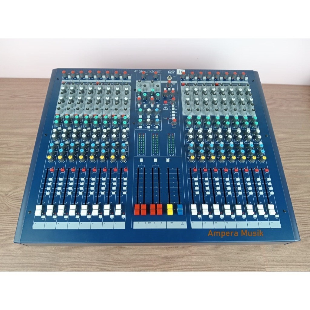 MIXER AUDIO SOUNDCRAFT LX7 16 CH lx 7 16CH LX7 16CHANNEL