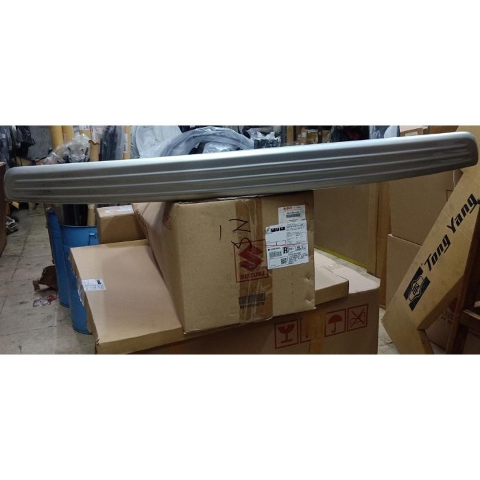 Moulding Bumper belakang SX4