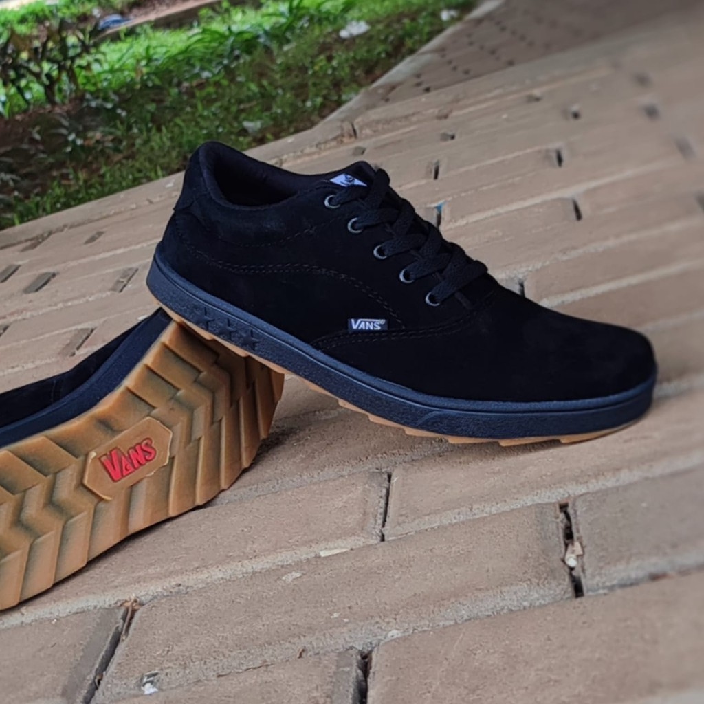 Sepatu Pria Keren Terbaru Hitam Polos Sneakers Laki Laki Dewasa Kets Casual Buat Sekolah Dan Kerja