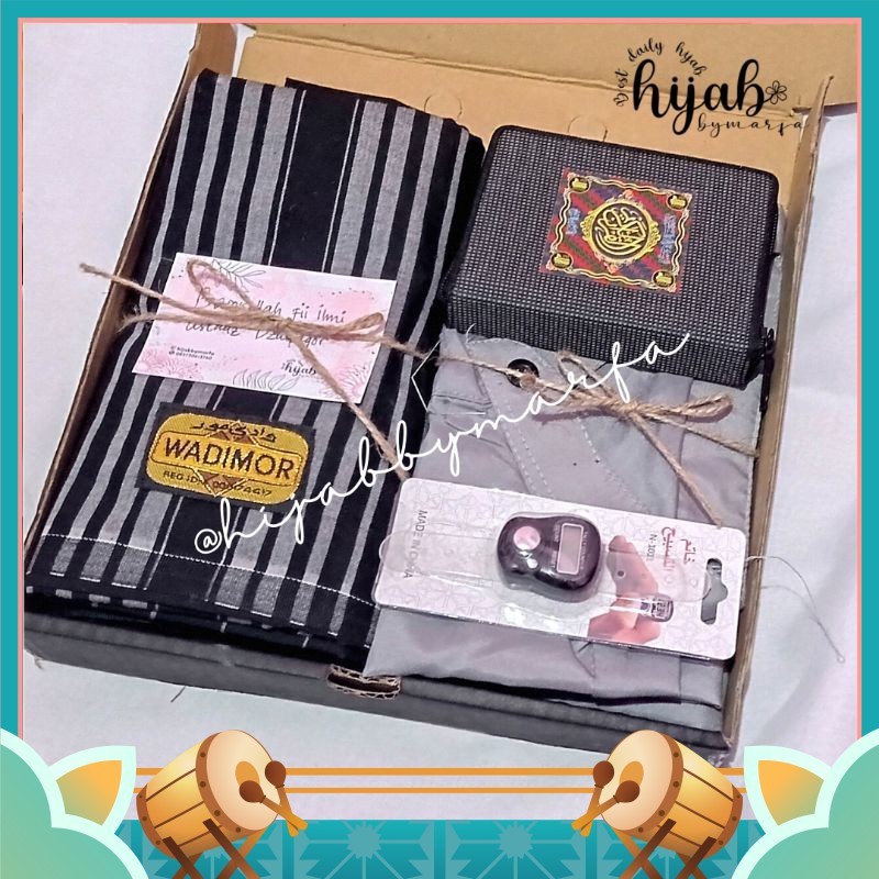 

Busana Muslim Murah Edisi Lebaran Terbaru / Hampers kado cowok include sarung wadimor, baju koko lengan pendek, Al Qur'an, dan tasbih