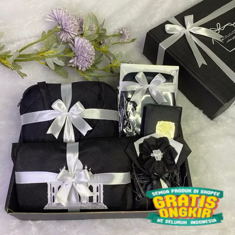 

GIFT MUKENA HAMPERS PREMIUM BLACK SERIES KADO giftbox/ keluarga oleh oleh