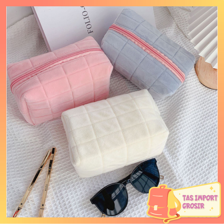 

Tas Import - T5958 Tempat Pouch Pillow Korea / Kotak Pensil Sleting Velvet Aesthetic Pastel / Kotak Pensil Bulu / Make Up Pouch