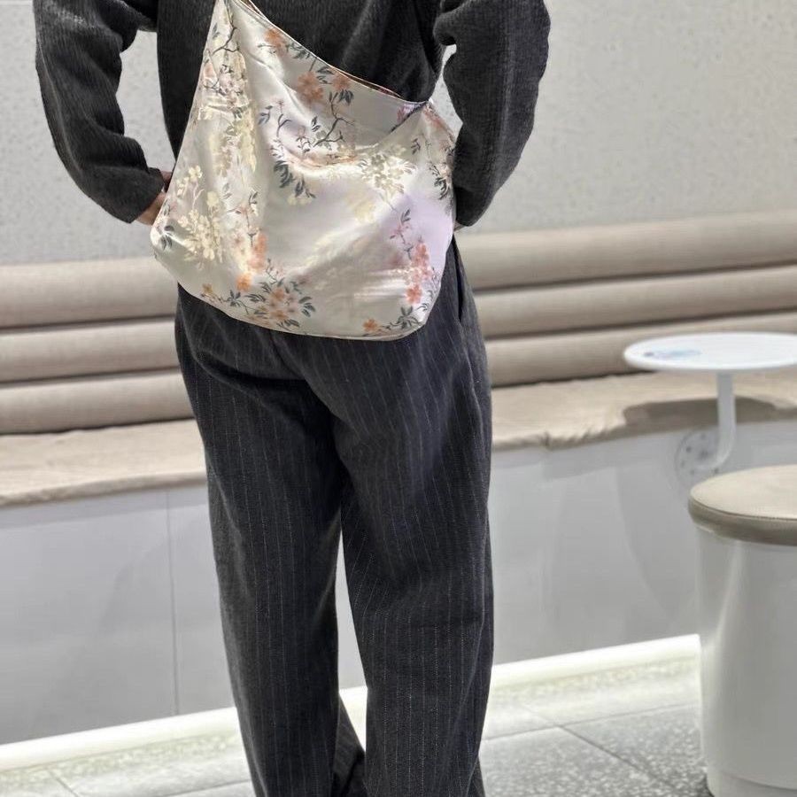 Aroana Bag  Tas Yujia adalah tas bahu selempang jacquard bunga dan burung gaya Cina baru dua sisi, k