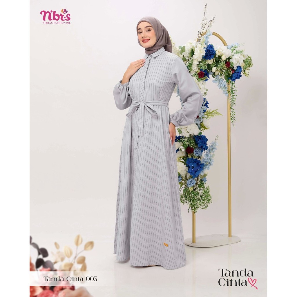 Gamis Wanita Motif Garis Garis Bahan Toyobo Warna Abu Abu Muda Tanda Cinta 005 by Nibras | Galeri Fa