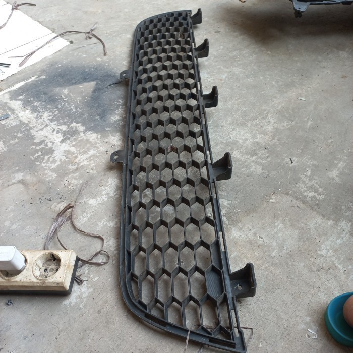 Jaring Bemper depan Bawah Pajero spord  2012 sd 2015 original