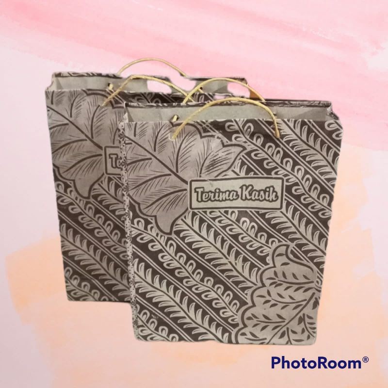 

100 pcs paperbag sedang 21×16×4 cm