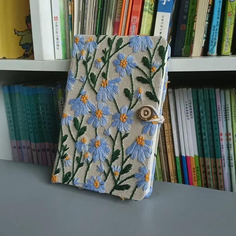 

A5 A6 Fabric Embroidery Notebook Cloth Notepad Student Work Record Handbook Blank 96 Sheets/192 Pages with Bookmark and Botton