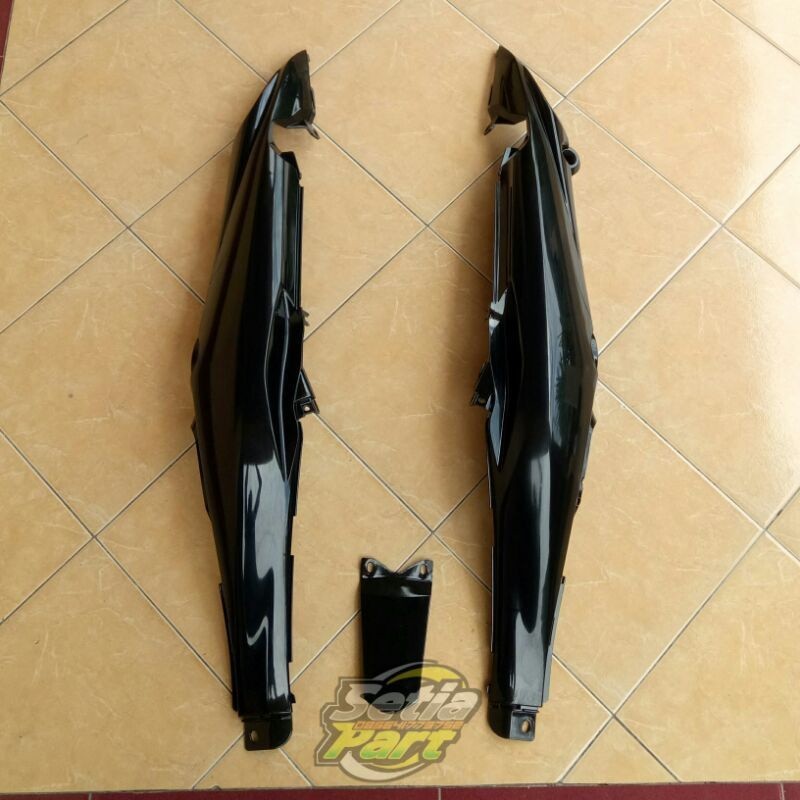 Cover bodi belakang jupiter z new burhan burhan hitam biru merah silver