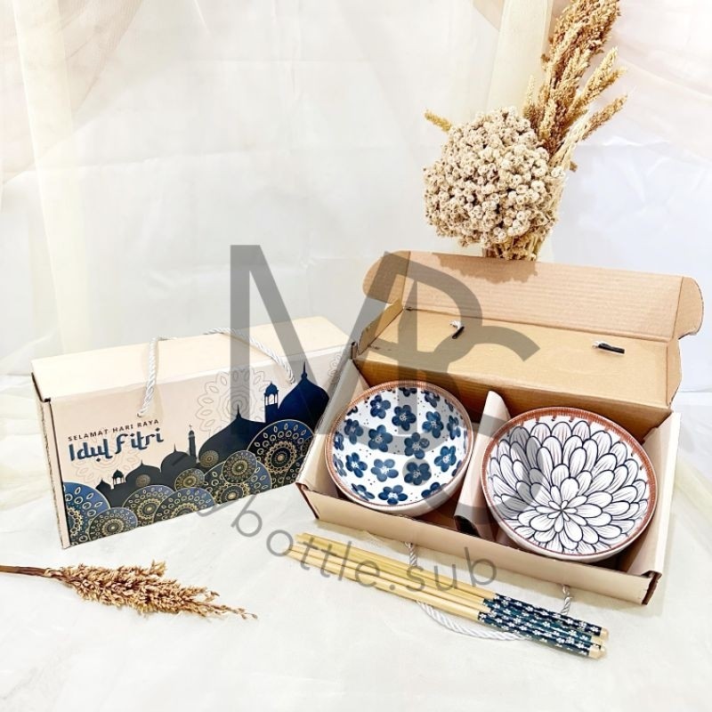 

Hampers IDUL FITRI Mangkok Set isi 2 Mangkuk Keramik Sumpit Lebaran Box Mewah Mangkok Sakura/ New kado