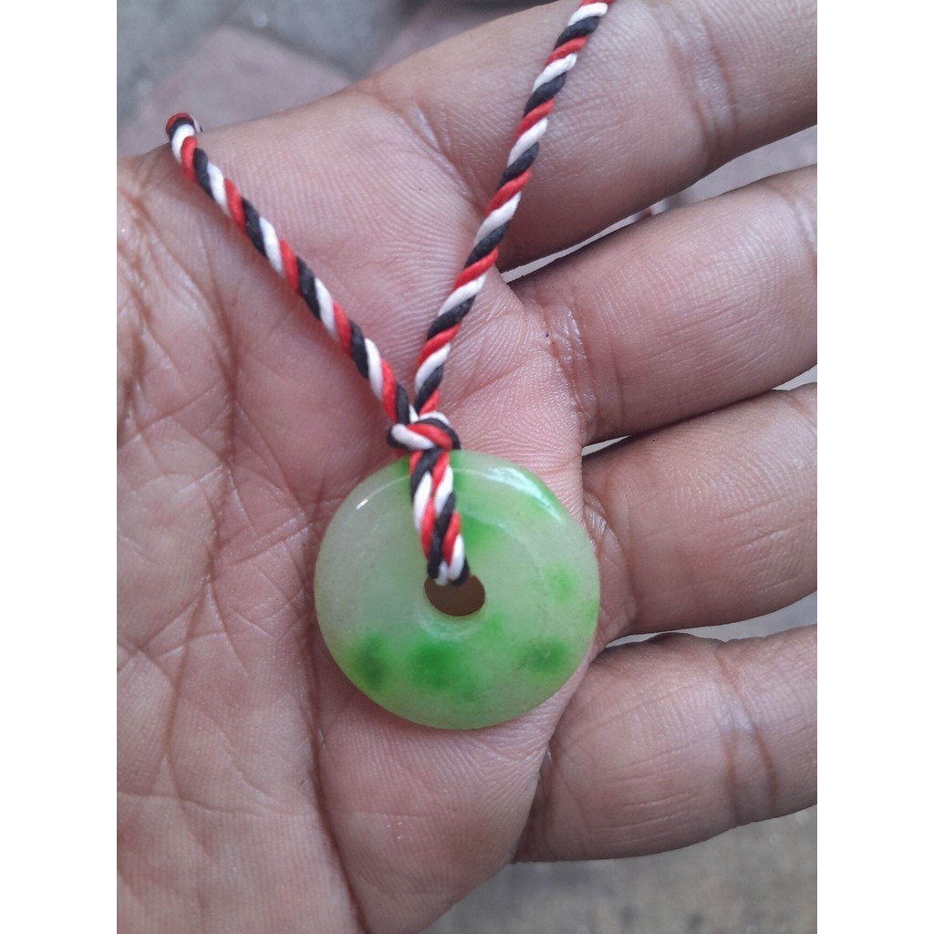 kalung tali tridatu bandul batu giok bulat