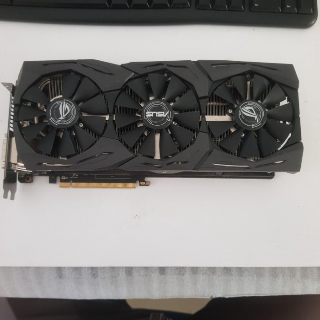 ASUS Radeon RX 580 RX580 8GB GDDR5 Minus Tak Tampil