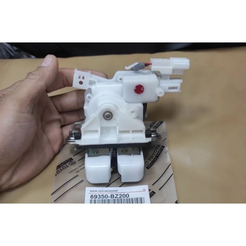 kunci pintu bagasi doorlock bagasi calya sigra original