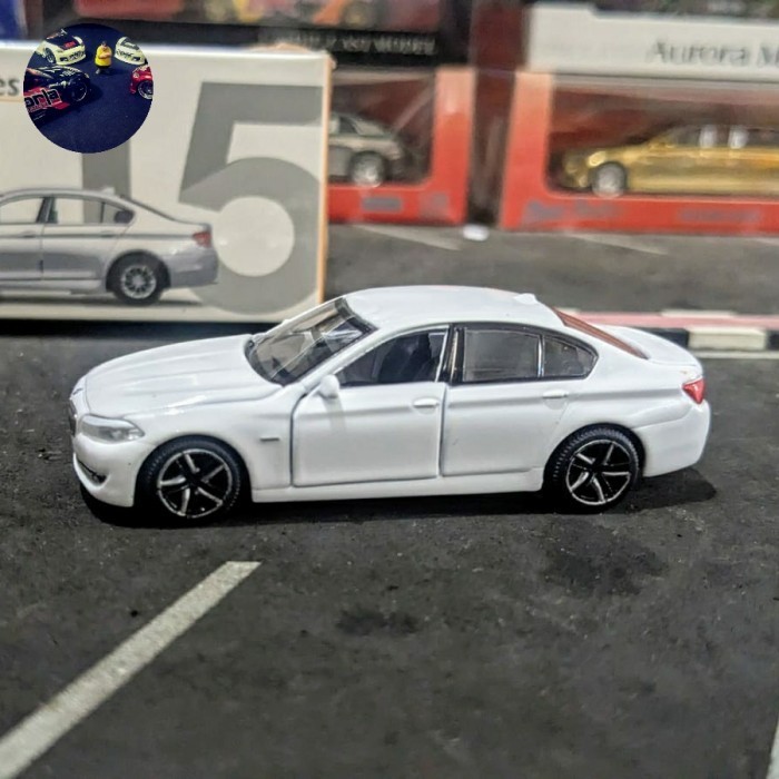 Tiny BMW 5 Series F10 white Swap Velg