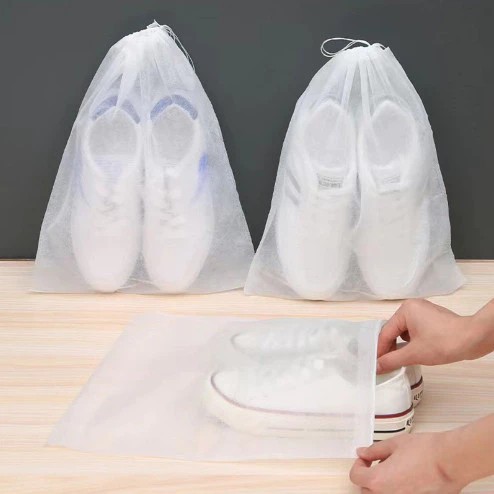 Pouch Tas Serut Sarung Sepatu Kantong Shoe Bag Penyimpanan Sendal Sandal Alat Make Up Kaos Kaki Dustbag Dust Bag Penyimpanan Serbaguna Cuci Laundry Disposable Tempat Simpan Bungkus Kain Ikat Cover Tas Shoe Travel organizer Putih Dewasa Besar