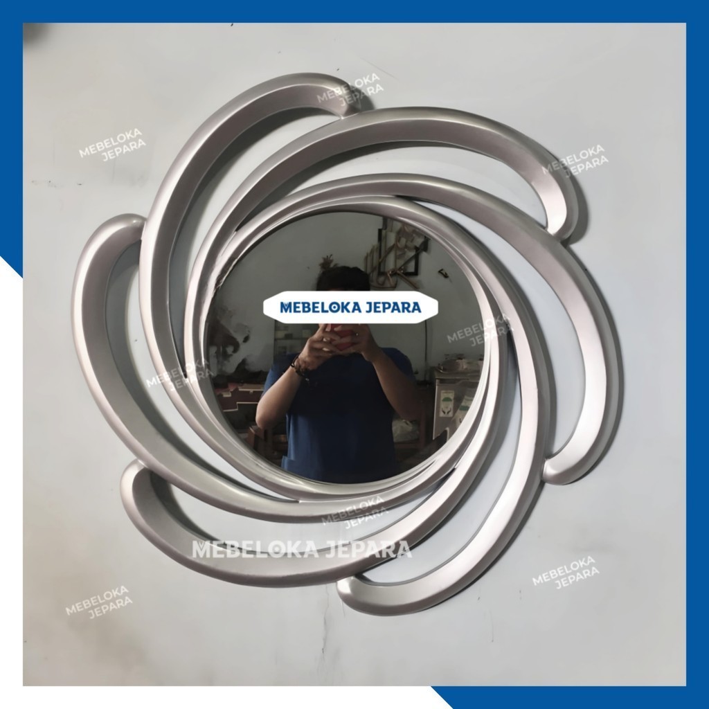 Figura cermin kayu jati spiral minimalis. Cermin dinding kayu jati