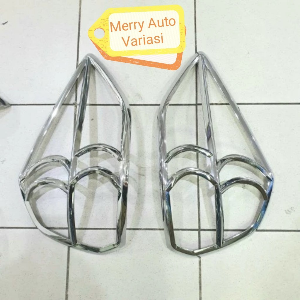 Garnish lampu chrome lampu belakang Ertiga lama 2013-2017