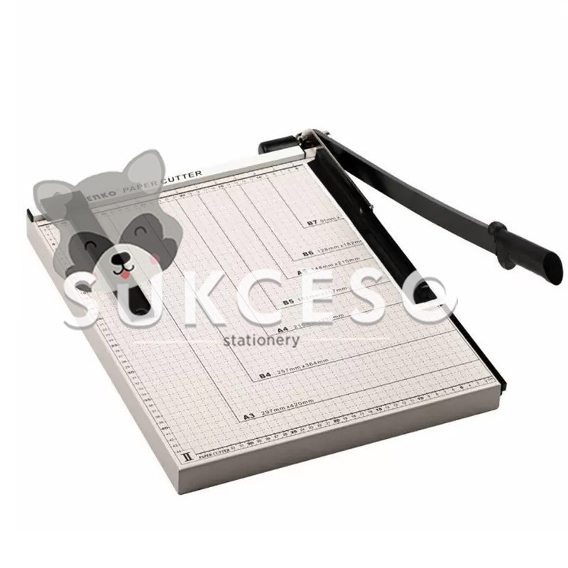 

Kenko Alat Pemotong Kertas 18" x 15" Ukuran A3 (Metal) / Paper Trimmer A3