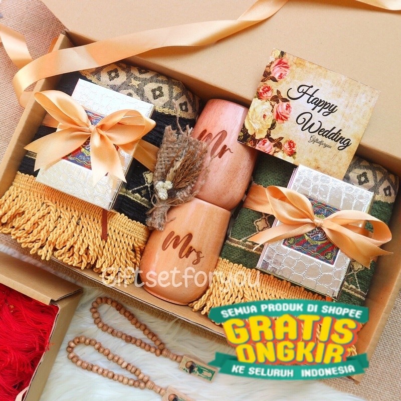 

KADO WEDDING GIFT / KADO ALAT SOLAT / HAMPERS RAMADHAN / PARCEL LEBARAN / HAMPERS COUPLE ALAT SOLAT / SOUVENIR PERNIKAHAN // ZUMA AEROBIK LANTAI
