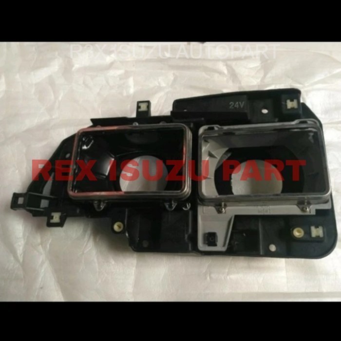 Rumah braket dudukan lampu depan Isuzu ELF lama import Taiwan