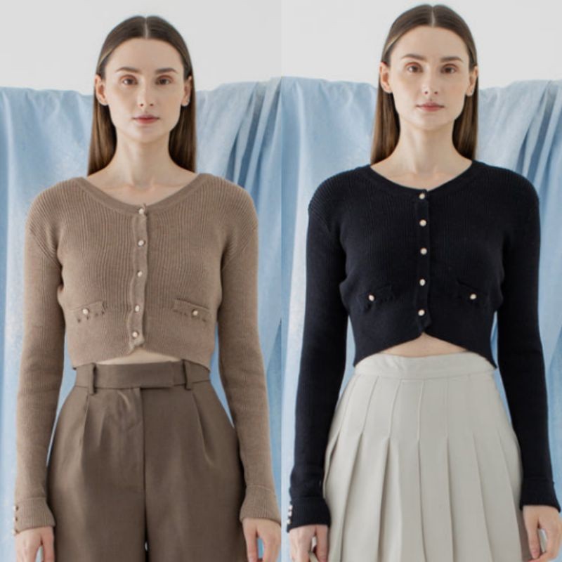 

Oudre Jiwon Top Black/ Khaki READY STOCK