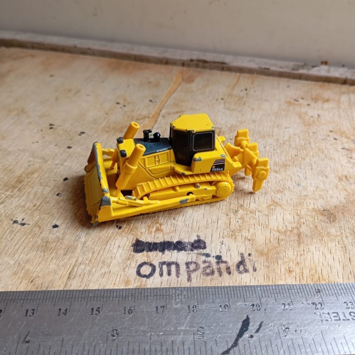 BB99 tomica bulldozer Komatsu diecast bekas