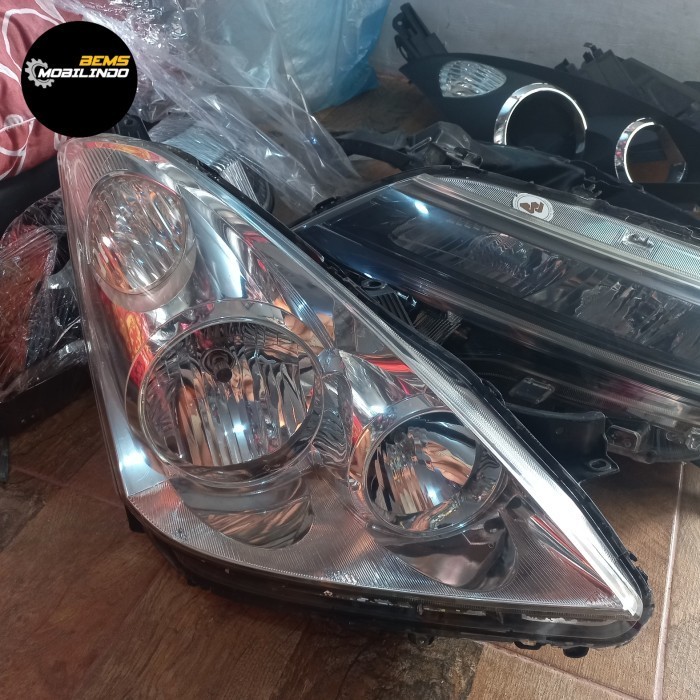 Headlamp Lampu depan Wish kanan original