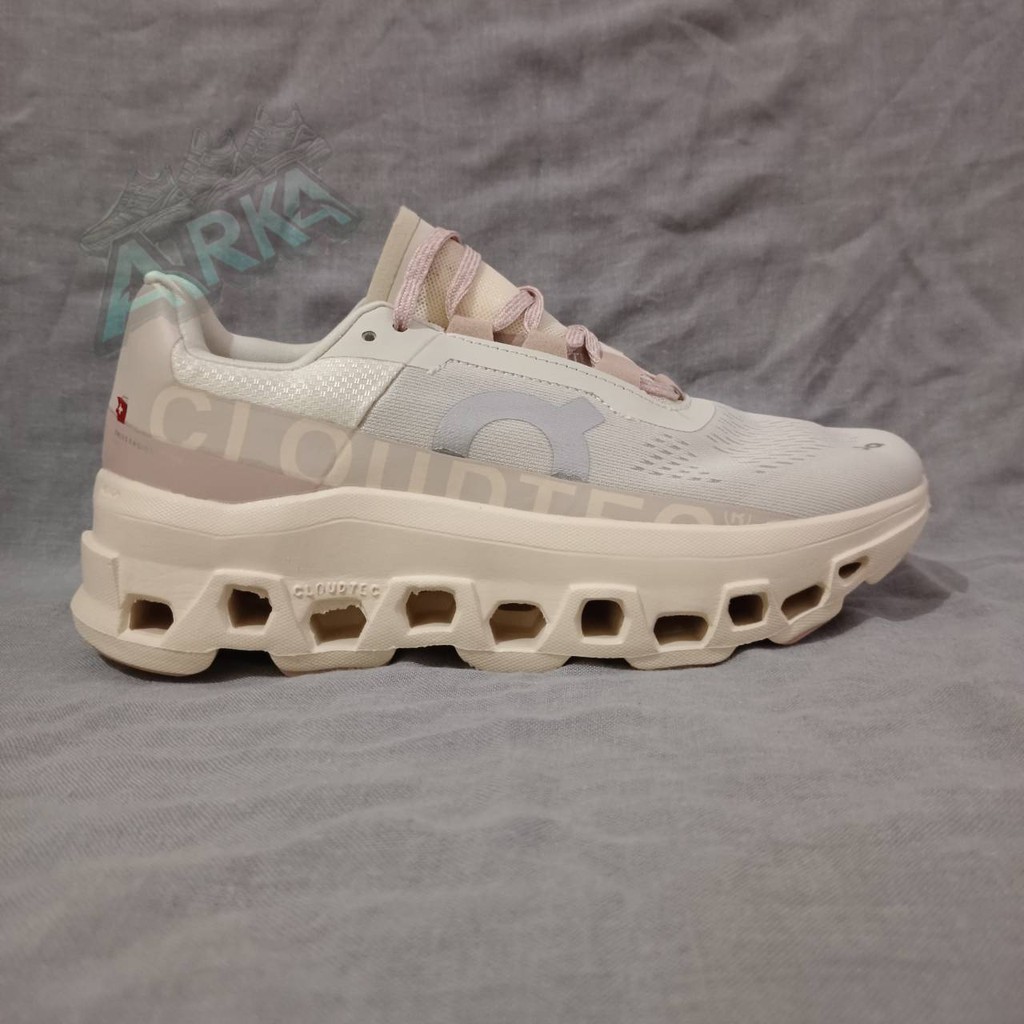 Sepatu Cloudmonster Moon Fawn