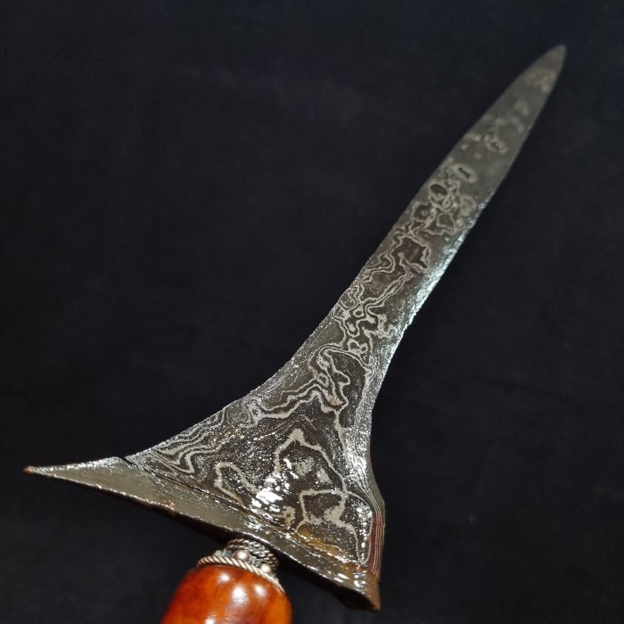 

Keris Brojol Pamor Rojo Gundolo Peninggalan Pajajaran Abad 13 Masehi.