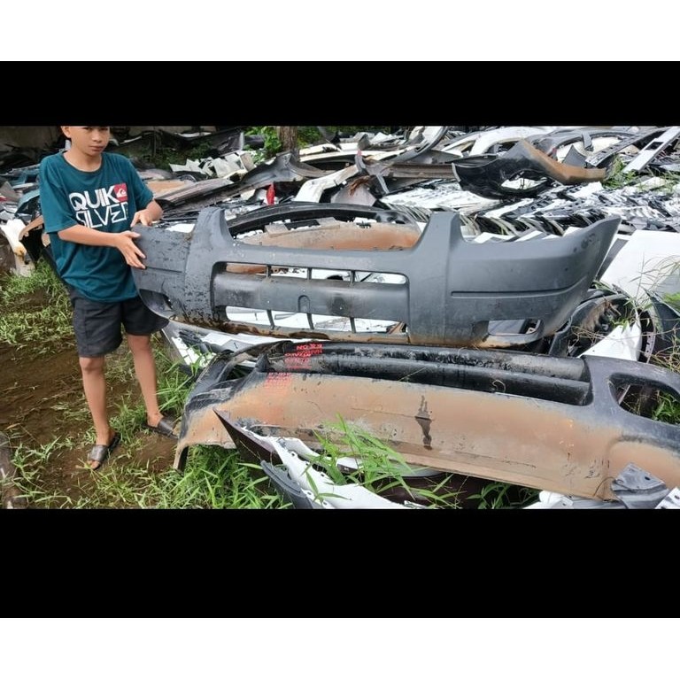 Bumper depan ford escape 2003 2004 2005