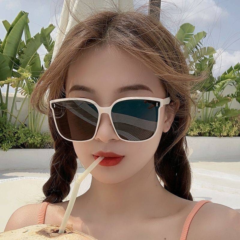 GM white-frame sunglasses women's 2024 new summer sunglasses anti-ultraviolet ray, showing slimming,