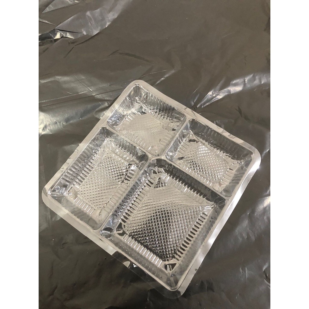 Mika 4 Sekat | 5 Sekat Uk 18 x 18 | 20 x 20 (ISI 50PCS)