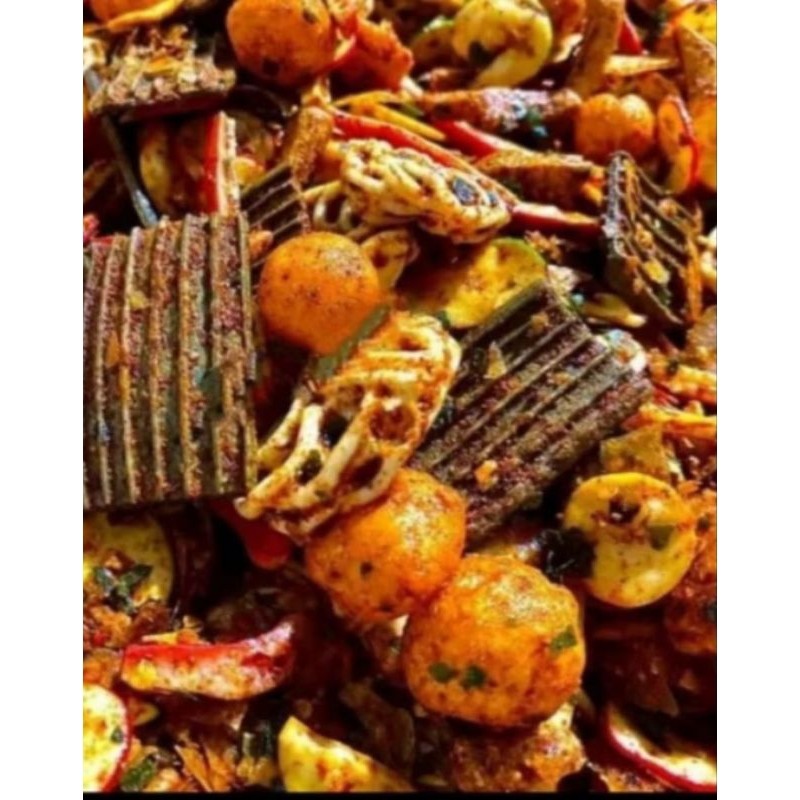 

SEBLAK MIX CAMPUR PEDAS DAUN JERUK ISI 500 GRAM
