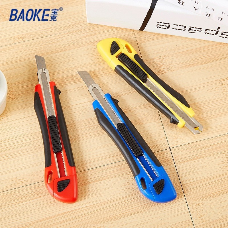 

BAOKE Cutter Dengan Pisau Baja SK5 Sistem Kunci Manual Untuk Penggunaan Yang Aman UK1405